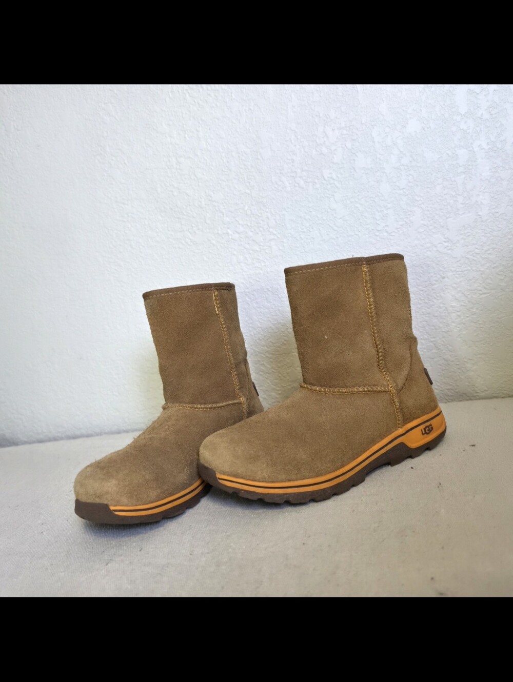UGG Australia Lynden Suede Boots Mid Calf Winter Snow Waterproof Brown Kids 4